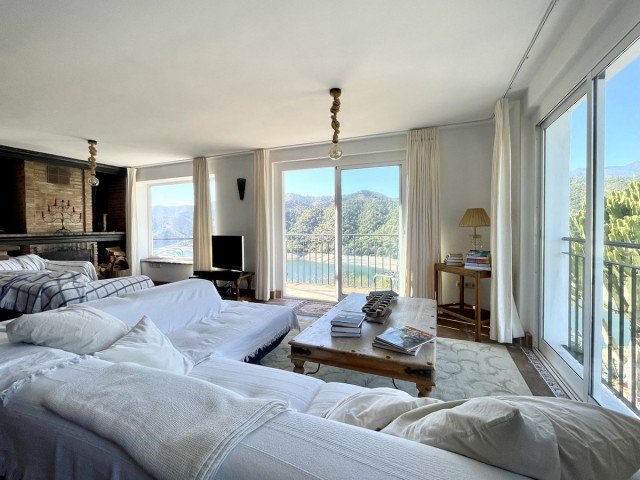 Villa avec 3 Chambres  à Istán
