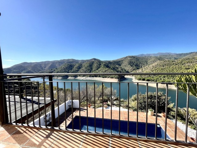 Villa avec 3 Chambres  à Istán
