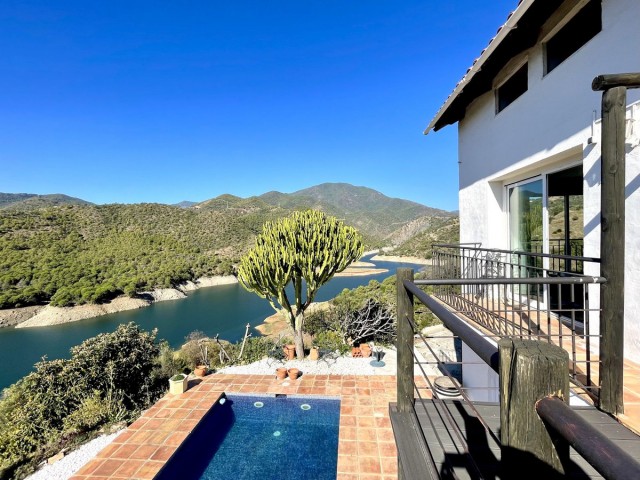 Villa avec 3 Chambres  à Istán