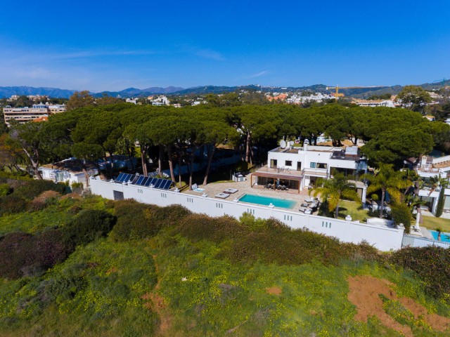 Villa Artola - R5259730