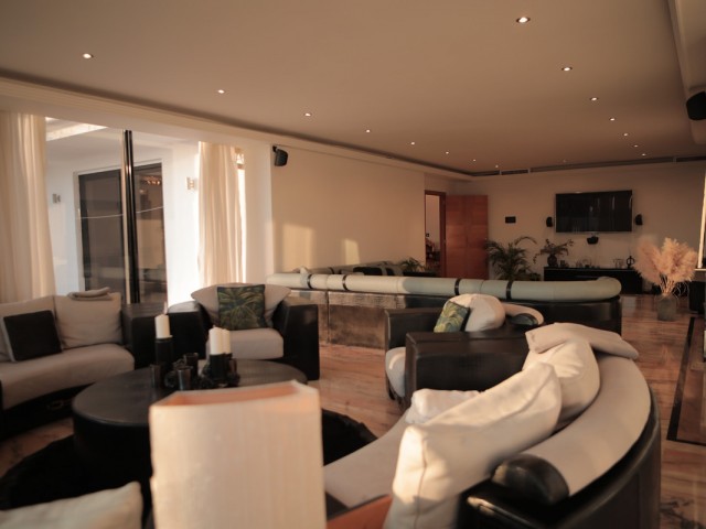Villa avec 8 Chambres  à Artola