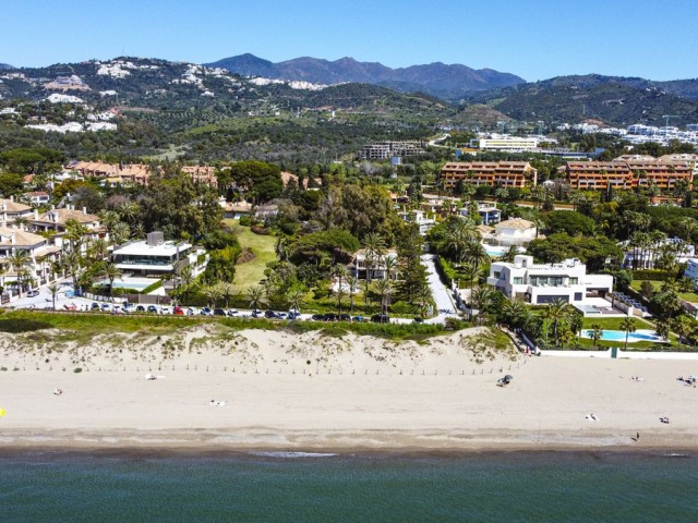 Villa avec 5 Chambres  à Los Monteros