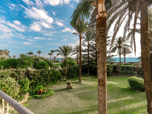 Villa avec 5 Chambres  à Los Monteros