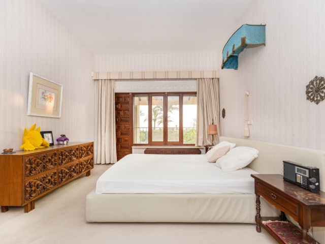 Villa avec 5 Chambres  à Los Monteros