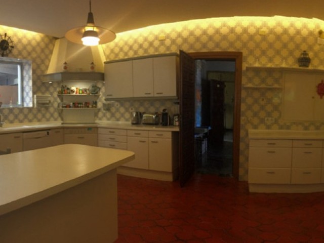 Villa avec 5 Chambres  à Los Monteros
