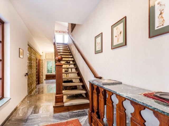 Villa avec 5 Chambres  à Los Monteros