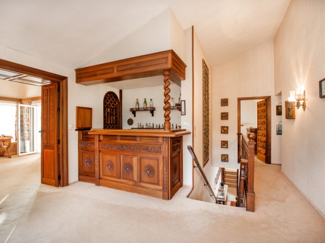 Villa avec 5 Chambres  à Los Monteros