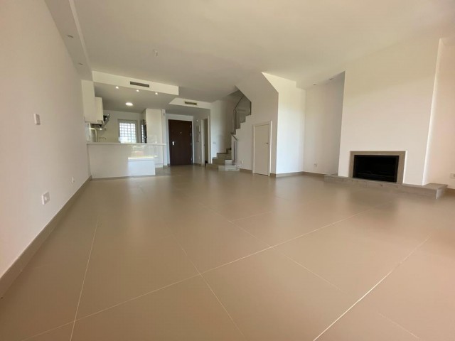 3 Bedrooms Townhouse in Benahavís