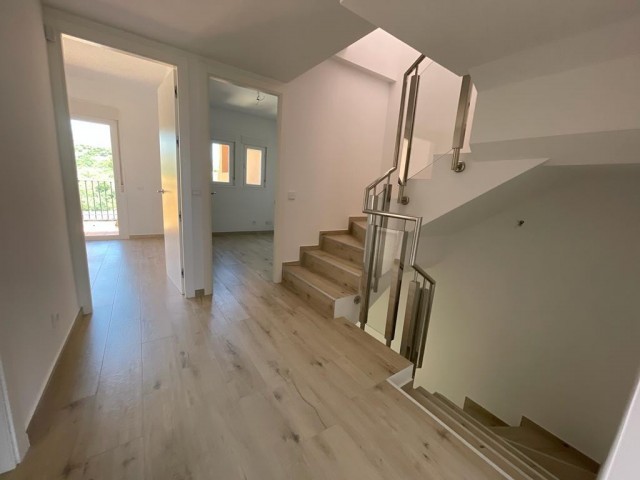 3 Bedrooms Townhouse in Benahavís