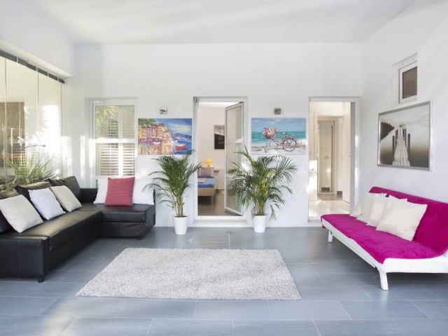 Villa avec 8 Chambres  à Elviria