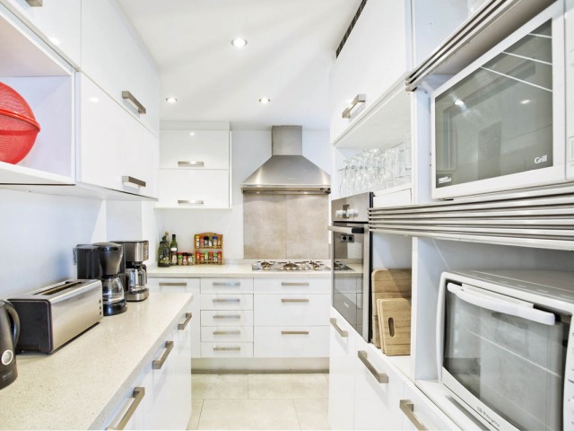 Villa avec 8 Chambres  à Elviria