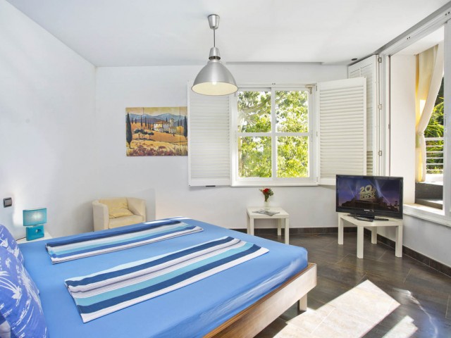 Villa avec 8 Chambres  à Elviria