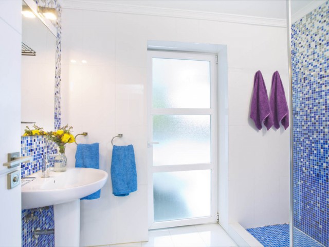 Villa avec 8 Chambres  à Elviria