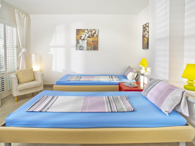Villa avec 8 Chambres  à Elviria