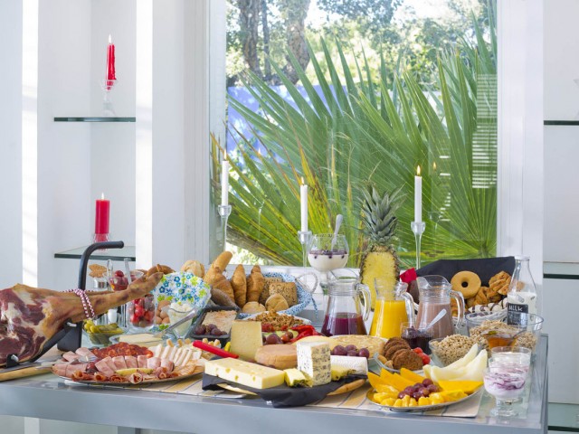 Villa avec 8 Chambres  à Elviria