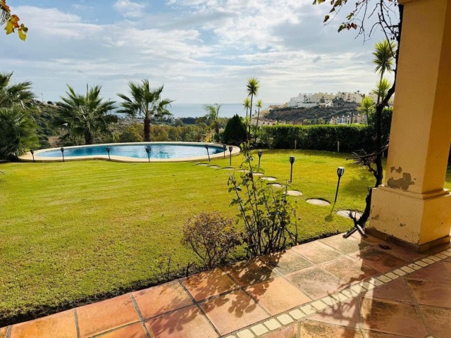 5 Bedrooms Villa in Casares
