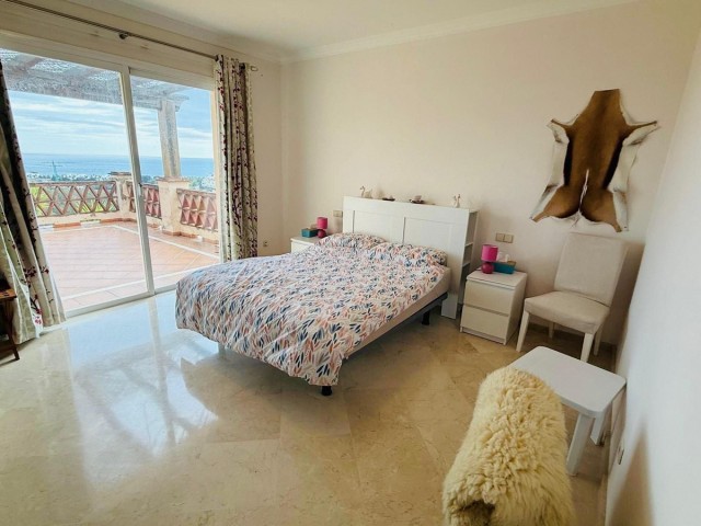5 Bedrooms Villa in Casares