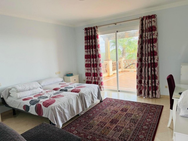 5 Bedrooms Villa in Casares