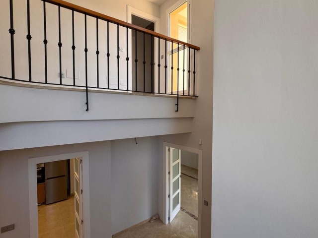 Huvila, San Roque Club, R5270926