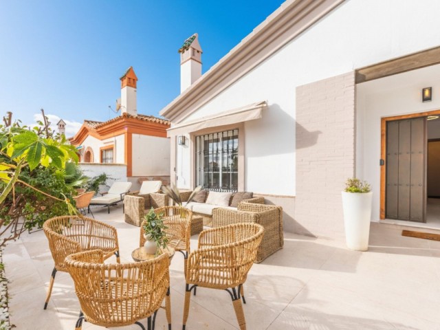 Villa, La Duquesa, R5261083