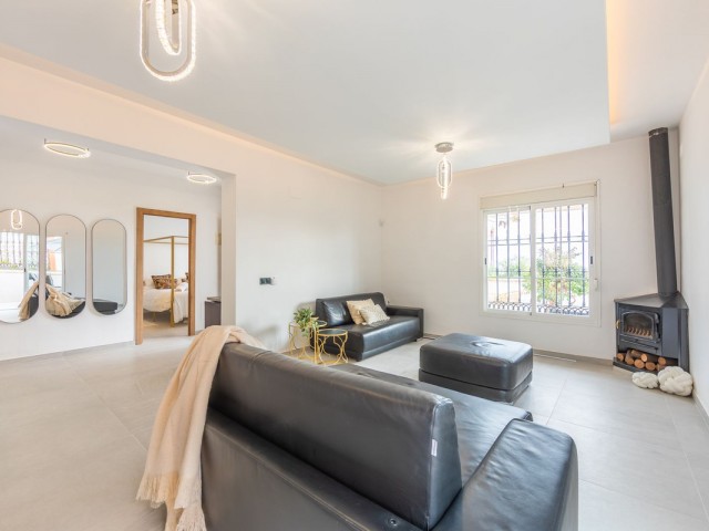 Villa, La Duquesa, R5261083