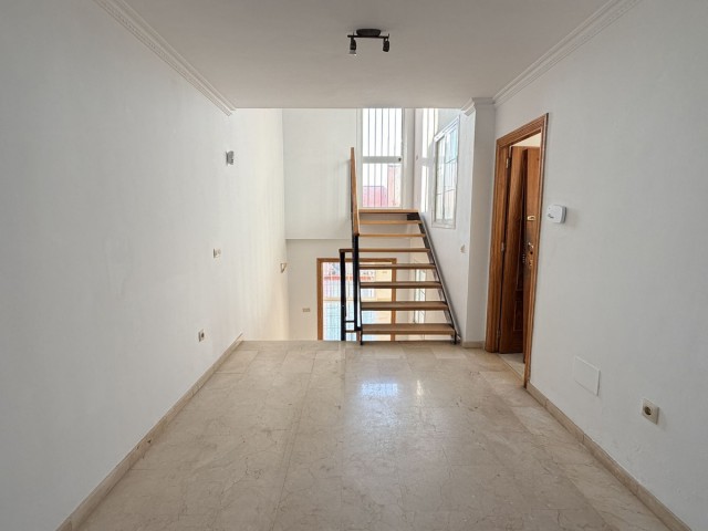 Townhouse, Riviera del Sol, R5272108