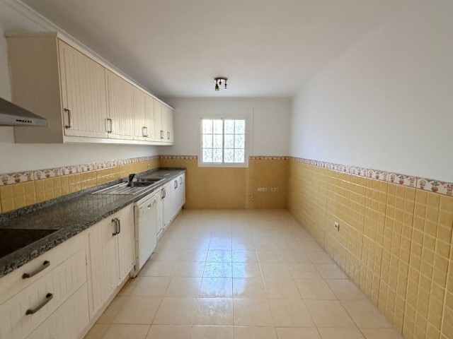 Townhouse, Riviera del Sol, R5272108