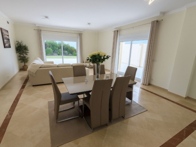 Huoneisto, San Roque, R5272243