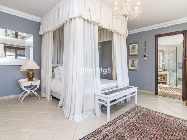 Maison mitoyenne avec 3 Chambres  à La Heredia