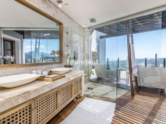 Maison mitoyenne avec 3 Chambres  à La Heredia