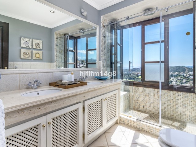 Maison mitoyenne avec 3 Chambres  à La Heredia