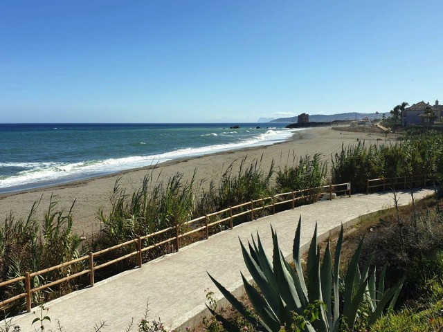 2 Bedrooms Townhouse in Casares Playa