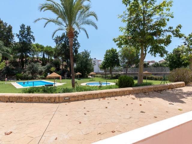 Apartment, Torrequebrada, R5207836