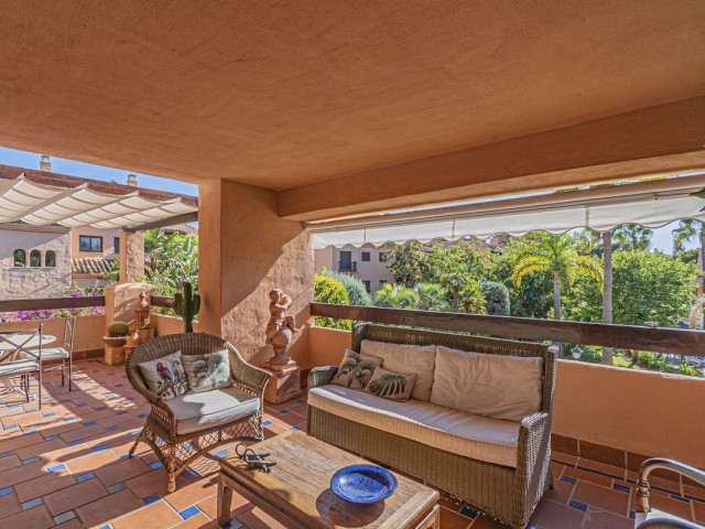 Huoneisto, Hacienda del Sol, R5160376