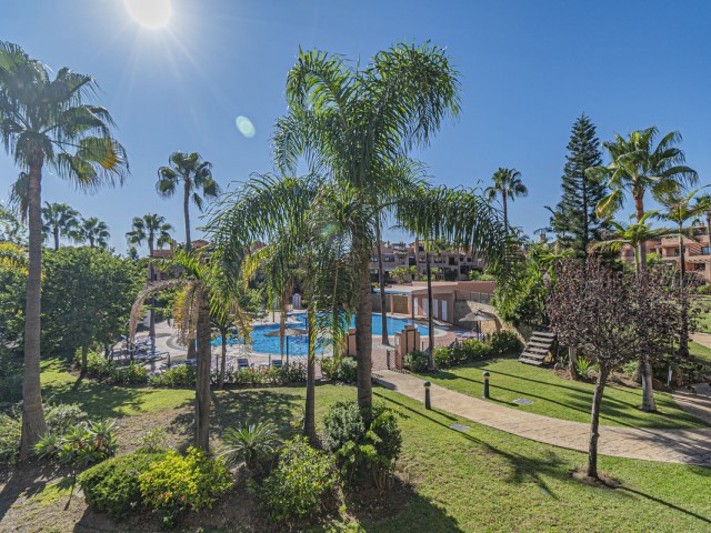 Huoneisto, Hacienda del Sol, R5160376