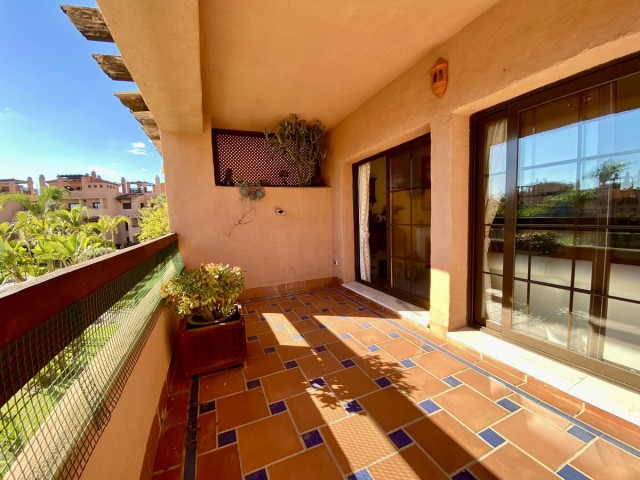 Huoneisto, Hacienda del Sol, R5223202
