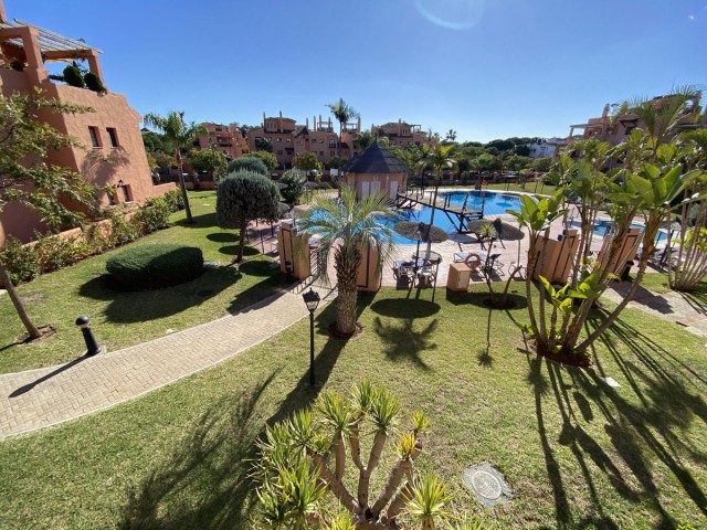 Huoneisto, Hacienda del Sol, R5223202