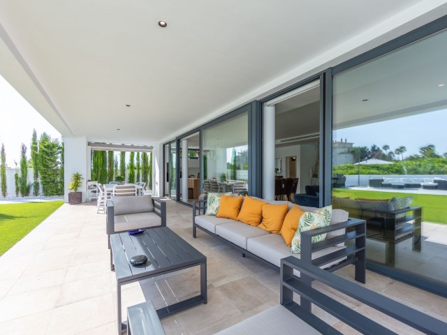 4 Bedrooms Villa in La Duquesa