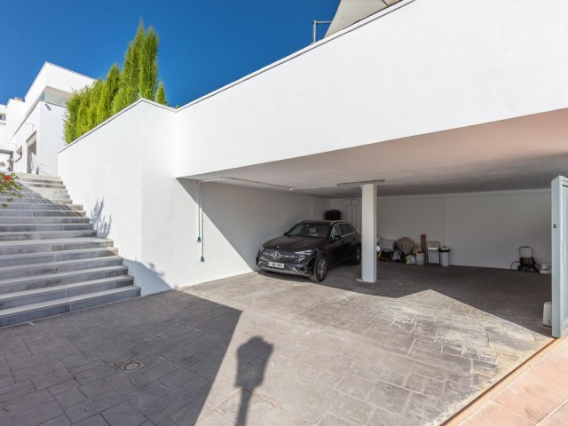 4 Bedrooms Villa in La Duquesa