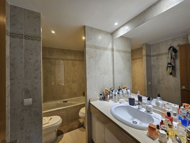Penthouse avec 3 Chambres  à Selwo