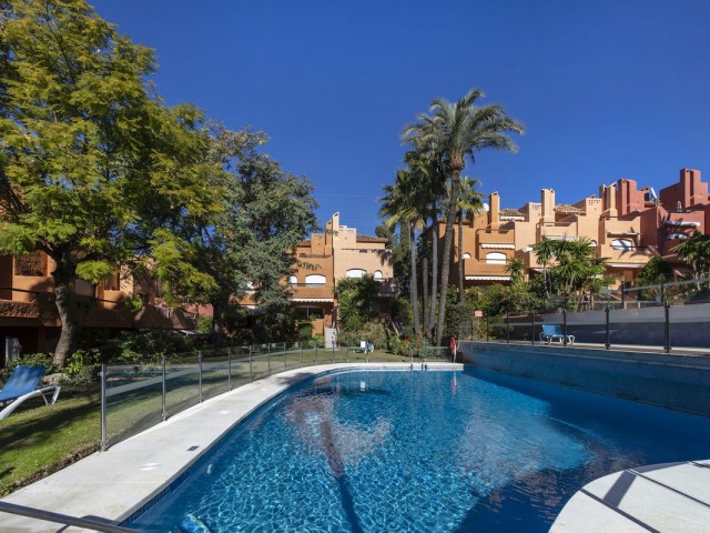 3 Bedrooms Townhouse in Nueva Andalucía