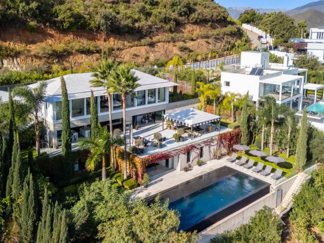 6 Schlafzimmer Villa in Elviria