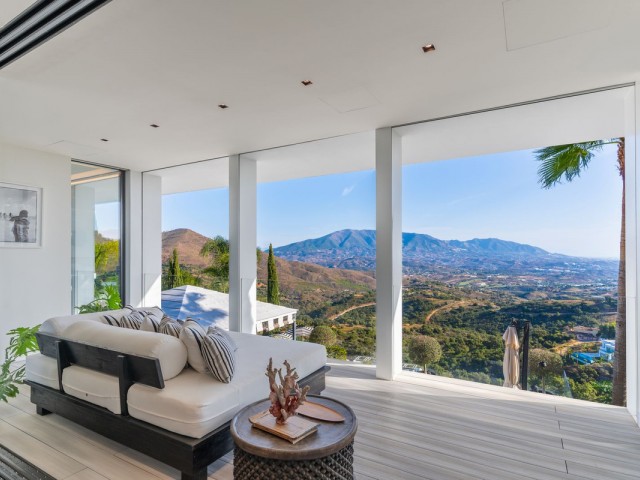 6 Schlafzimmer Villa in Elviria