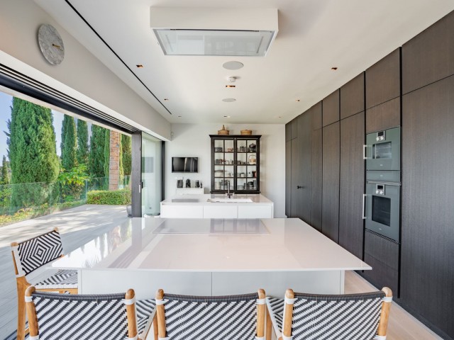 6 Schlafzimmer Villa in Elviria