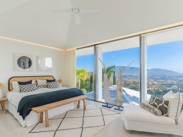 6 Schlafzimmer Villa in Elviria
