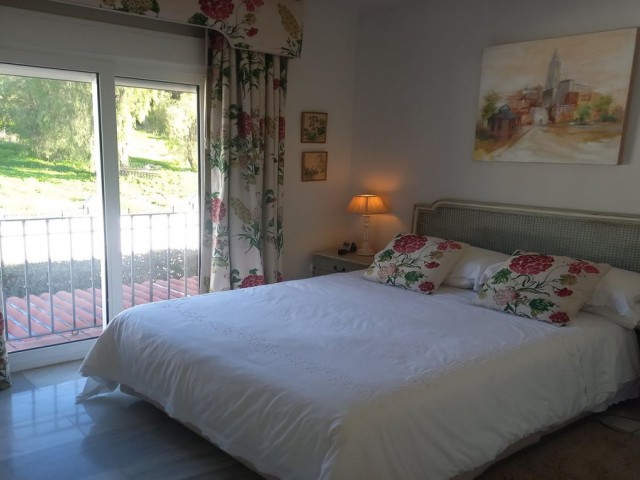 3 Bedrooms Townhouse in Guadalmina Baja