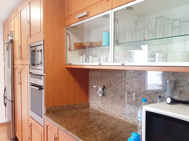 5 Bedrooms Villa in Elviria