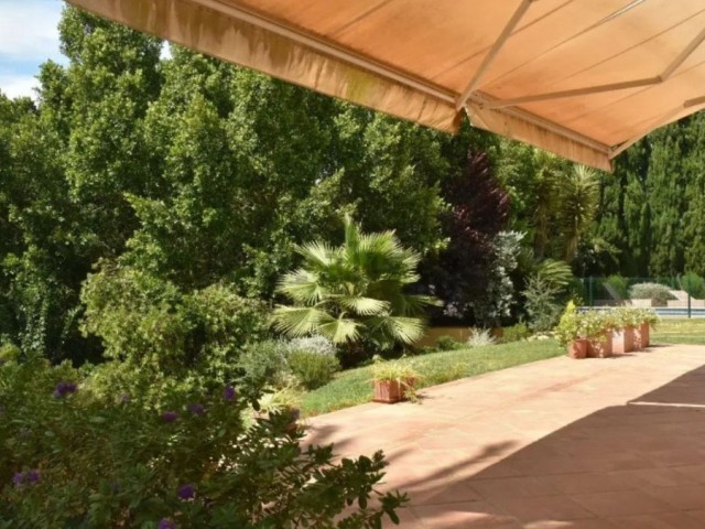 4 Schlafzimmer Villa in San Roque