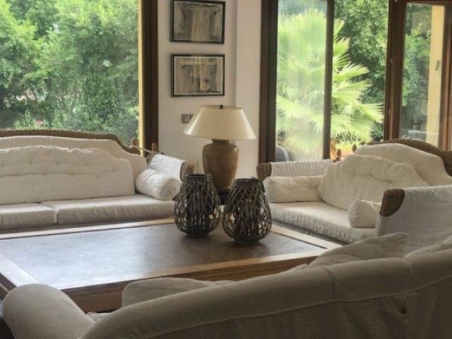 4 Schlafzimmer Villa in San Roque