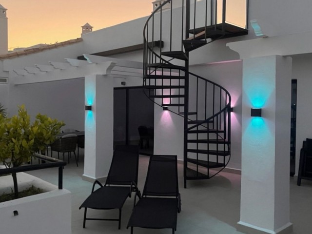 Penthouse avec 3 Chambres  à Mijas